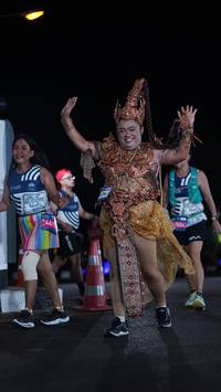 BIB: 
                            <button type="button" onclick="openModal(23154311)" class="btn btn-primary btn-sm float-right btn-popup" data-toggle="modal" data-target=".modal-high-quality">
                        <i class="fas fa-shopping-cart"></i> Add to Cart
                    </button>
                                            <button type="button" onclick="isThisMe(23154311, true)" class="btn btn-success btn-sm float-right btn-popup btn-isme hidden" data-toggle="tooltip" data-placement="bottom" title="นี่คือรูปของคุณใช่ไหม คลิกที่นี่เพื่อเอาเข้าอัลบั้ม">
                        <i class="fas fa-plus"></i> Add to album
                    </button>
                    <button type="button" onclick="isThisMe(23154311, false)" class="btn btn-warning btn-sm float-right btn-popup btn-isnotme hidden">
                        <i class="fas fa-ban"></i> Remove from album
                    </button>